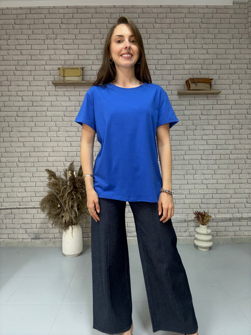 T-shirt σε διάφορα χρώματα