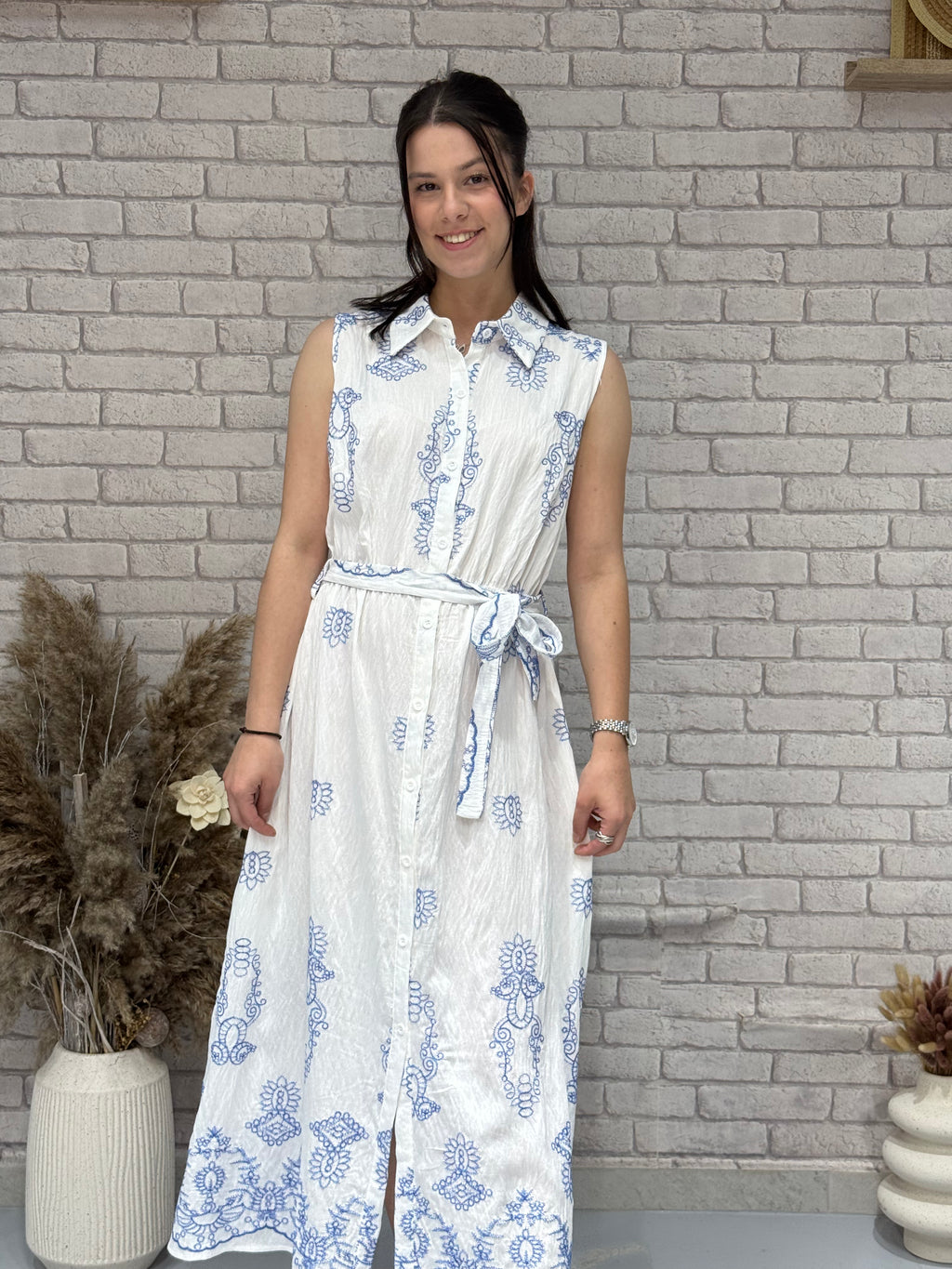 Αμάνικο Shirt-Dress με Κέντημα & Ζώνη